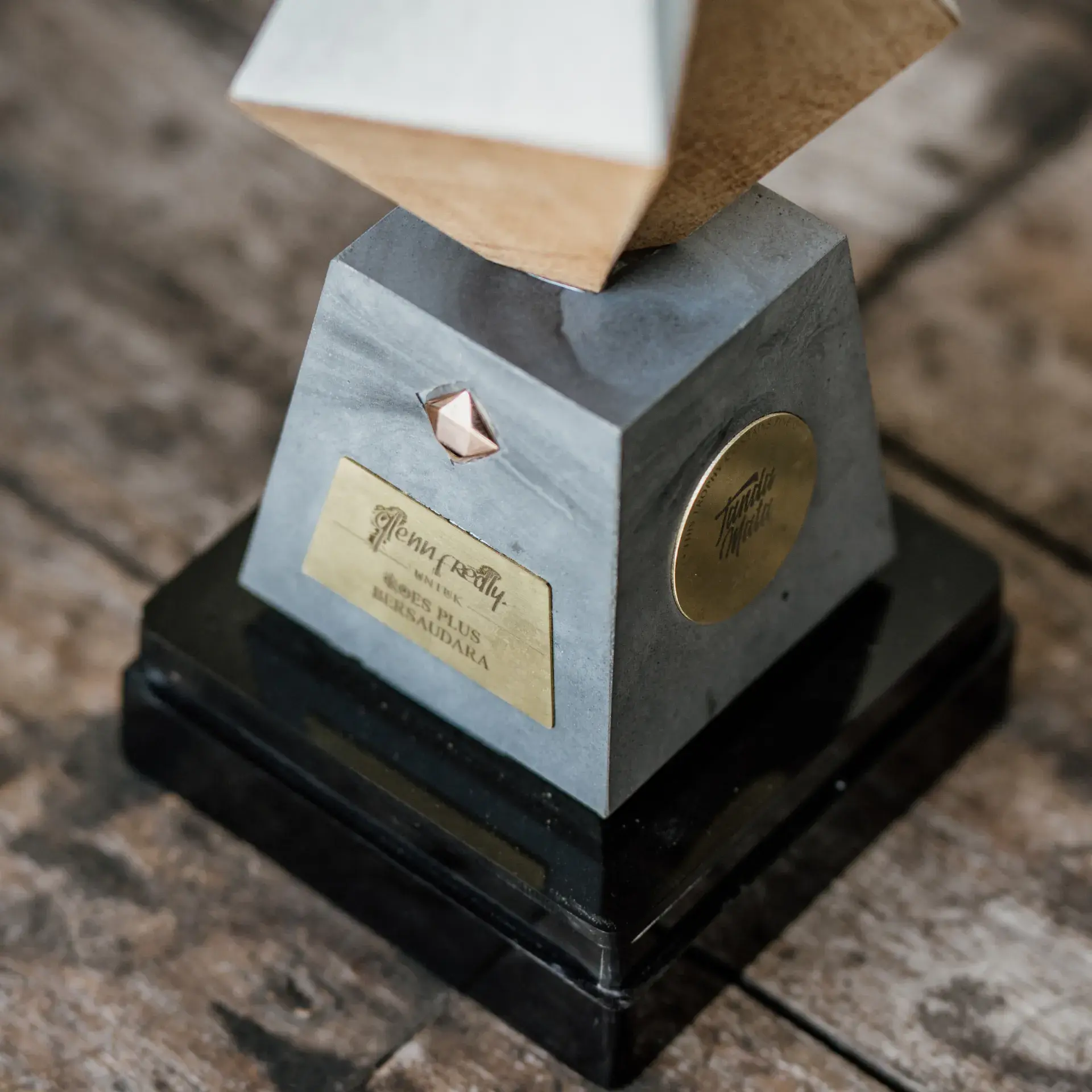 TANDA MATA BY GLENN FREDLY